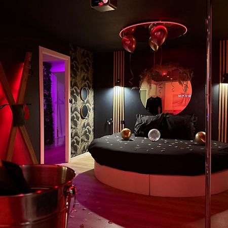 Love Room Haut De Gamme - L'Extase Avec Jacuzzi Violaines Kültér fotó