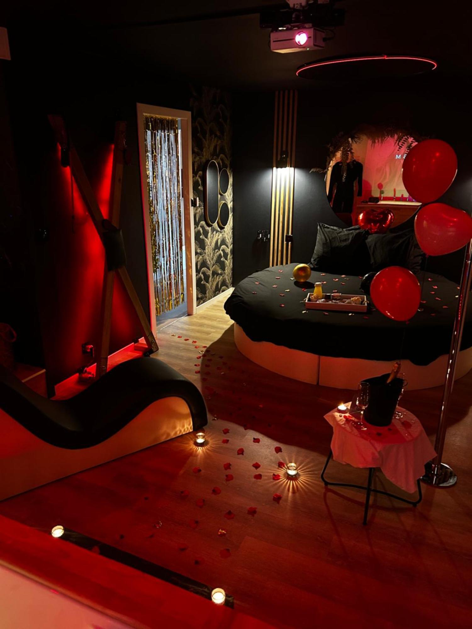 Love Room Haut De Gamme - L'Extase Avec Jacuzzi Violaines Kültér fotó