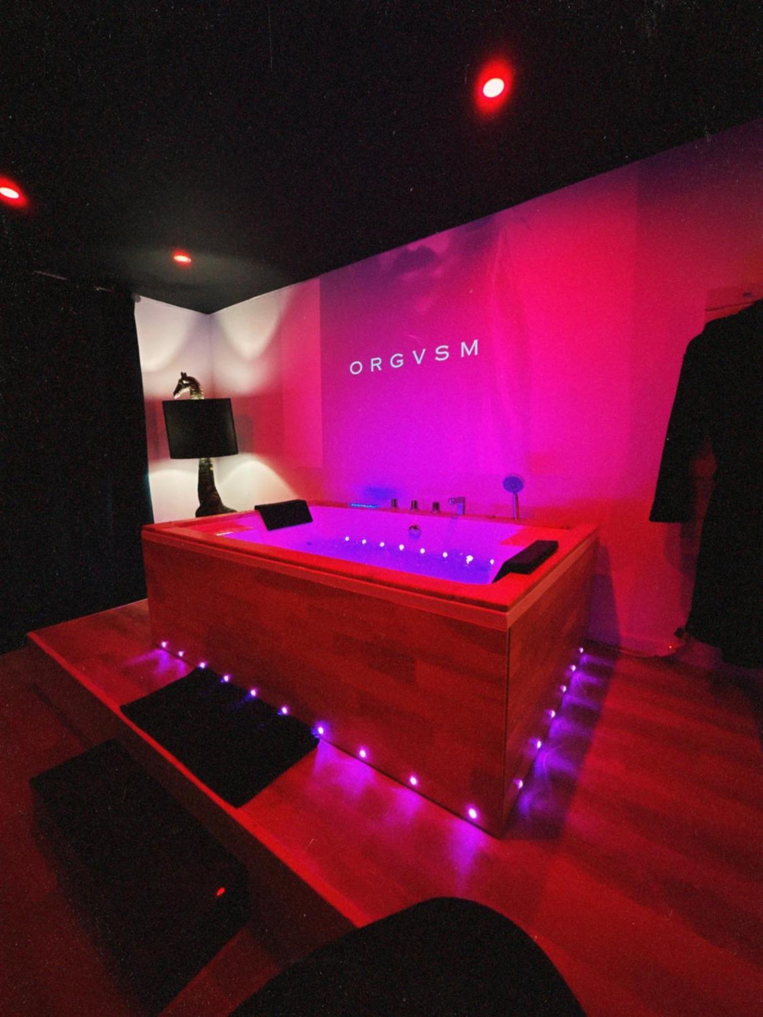 Love Room Haut De Gamme - L'Extase Avec Jacuzzi Violaines Kültér fotó
